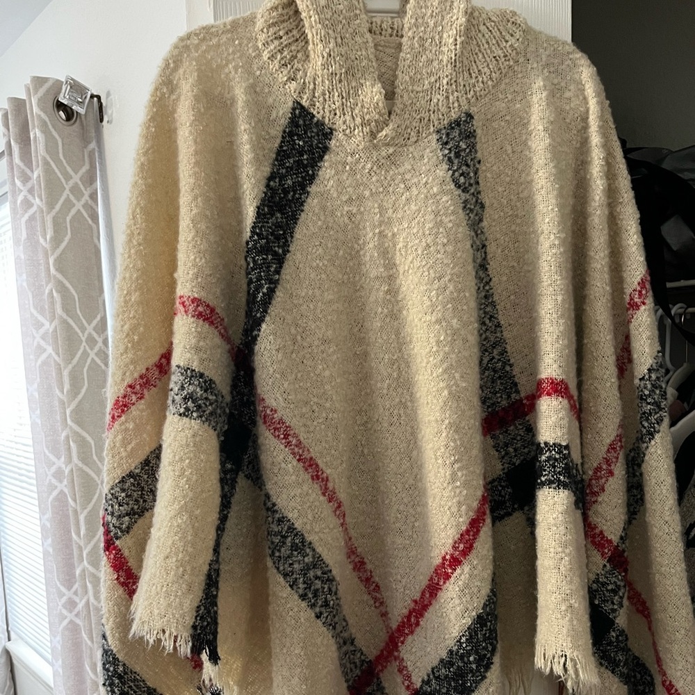 Hooded poncho